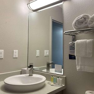 Queen Studio Suite Mobility Access Bathtub Grab Bars Non-Smoking